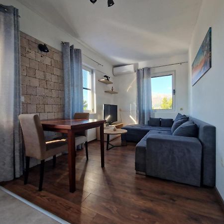 Urban Solo Suites سبليت المظهر الخارجي الصورة